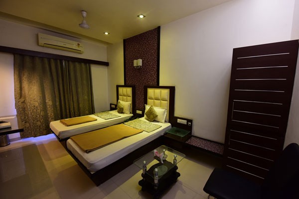 HOTEL ROYAL PALACE AHMEDABAD 