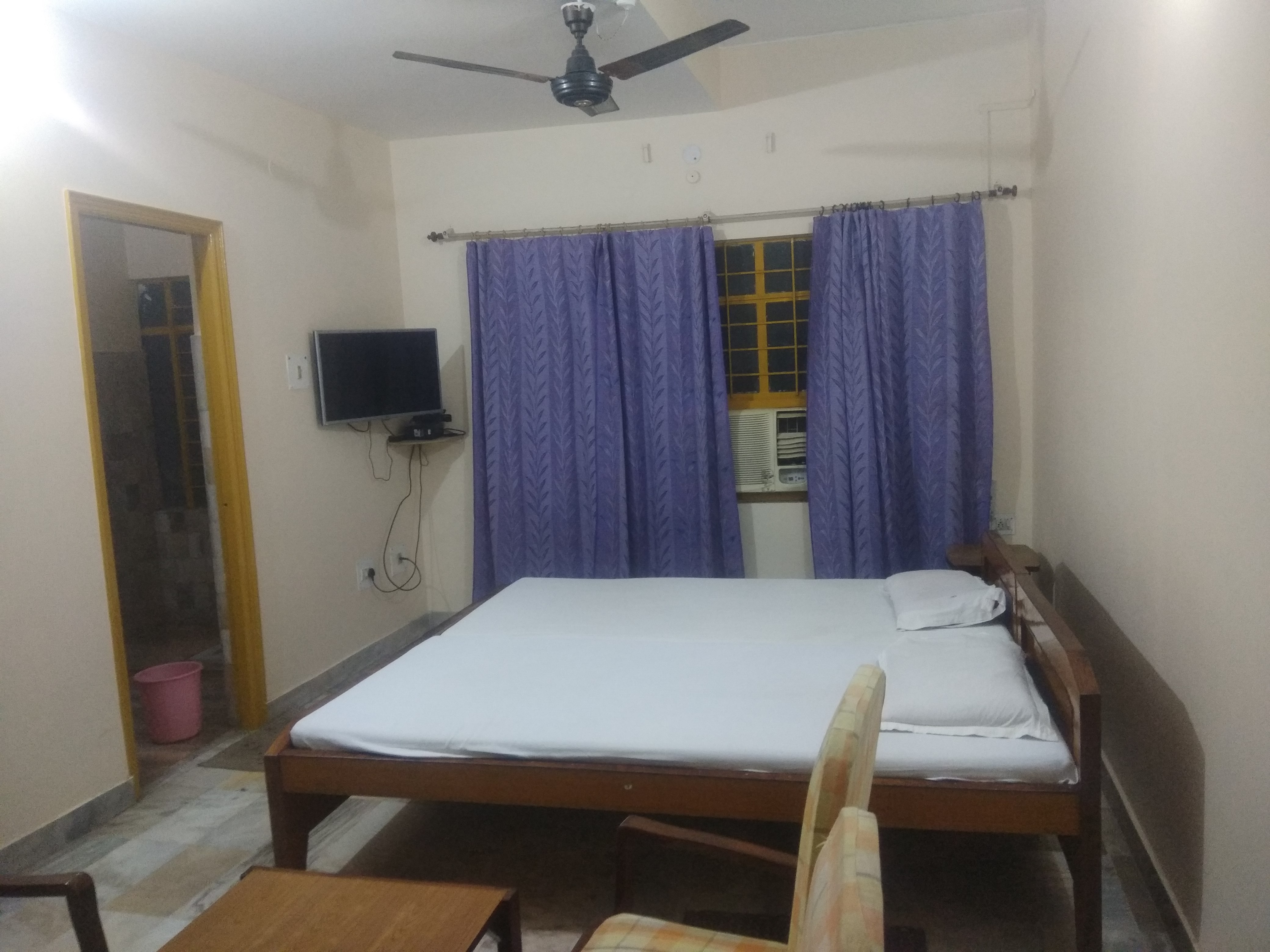 Double Bed Non AC Room, Hotel Sayonara - Budget Hotels in Begusarai