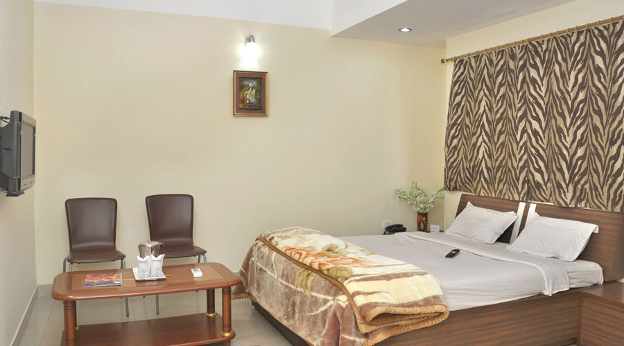 Deluxe AC Room, Hotel City Palace Guwahati - Budget Hotels in Guwahati