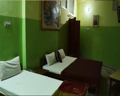 Classic Triple Room, Shree Shyam Guest House Jaipur 