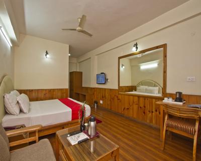 Super Deluxe Valley View Room With Balcony, Sarthak Resorts - Budget Hotels in Manali