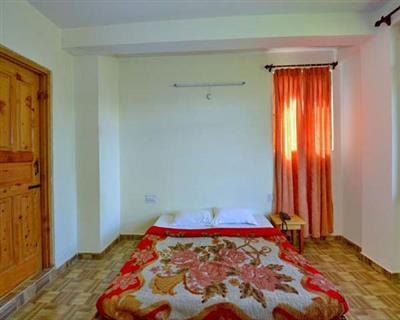 Standard Room Pine View Balcony with Kitchenette, Sarthak Bed And Breakfast - Budget Hotels in Manali