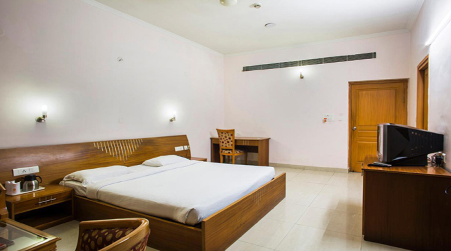 Royal Room on CP,                                     HOTEL SONIA - Budget Hotels in Rudrapur