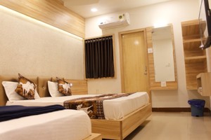 Triple Non AC Room, Hotel Shri Radhe Somnath - Budget Hotels in Somnath