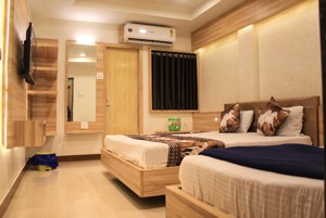 Triple AC Room, Hotel Shri Radhe Somnath - Budget Hotels in Somnath