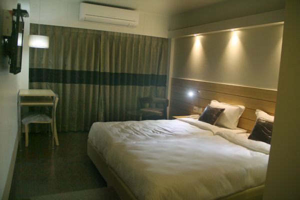 Executive Room, HOTEL THE BLOSSOM VAPI - Budget Hotels in Vapi