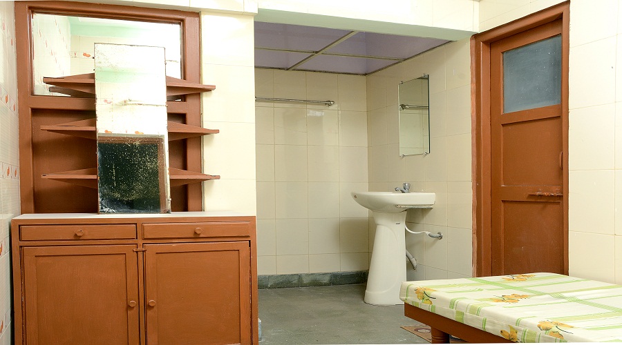 Deluxe AC Room, Hotel Satkar Veraval - Budget Hotels in Veraval