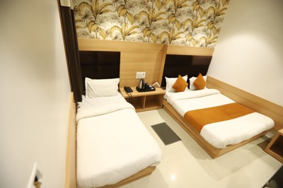 triple bed room