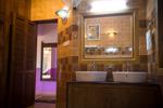 Deluxe bathroom