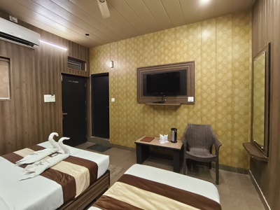 Triple bed room