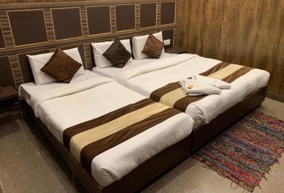 Triple bed room