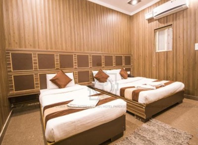 Triple bed room