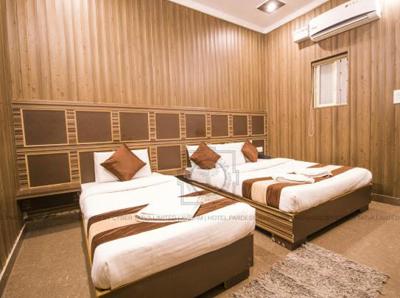Triple bed room