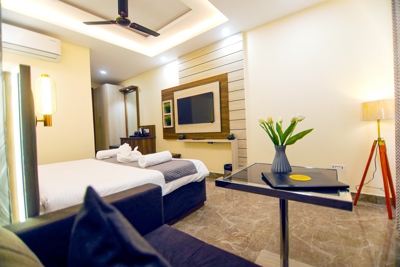 DELUXE ROOM