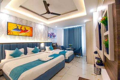 TRIO FAMILY ROOM