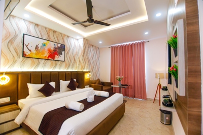 DELUXE ROOM