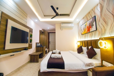 DEUXE ROOM