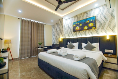 DELUXE ROOM