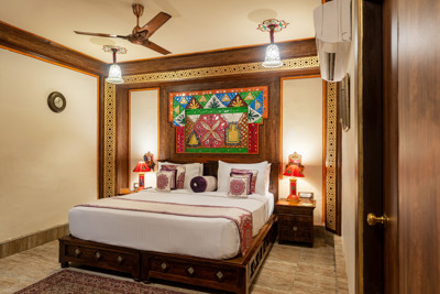 COTTAGE ROOM