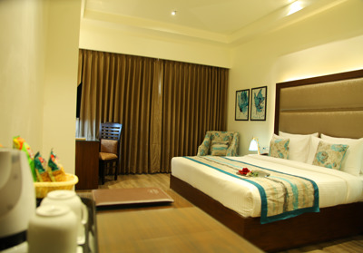 DELUXE ROOM