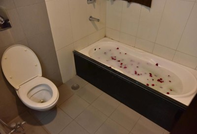 Bath Tub
