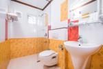 Deluxe Room Bathroom