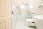 Standard room Bathroom