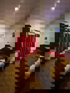 FAMILY ROOM (INNER ROOM)