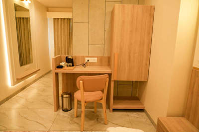 HOTEL ROOM STUDY TABLE