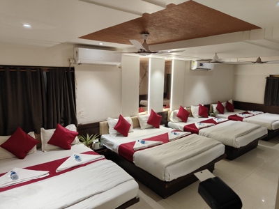 9 BED A/C  2 BATHROOM