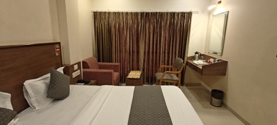 EXECUTIVE ROOM