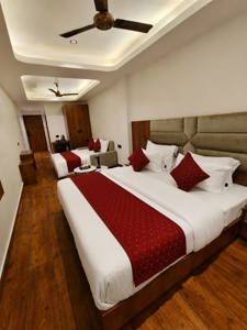 LUXURY FAMILY QUAD ROOM