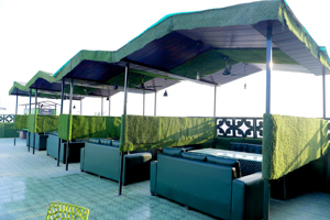 ROOFTOP RESTAURANT 