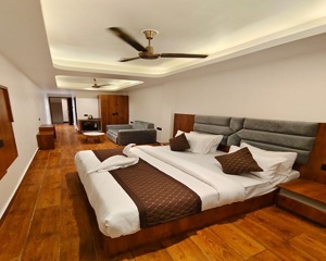 Luxury Family Room With Balcony